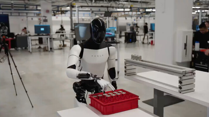 Tesla Optimus robot